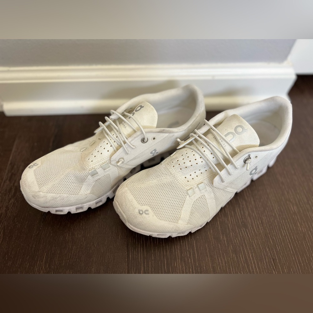 On Brand Cloud 5 running shoe size 9.5